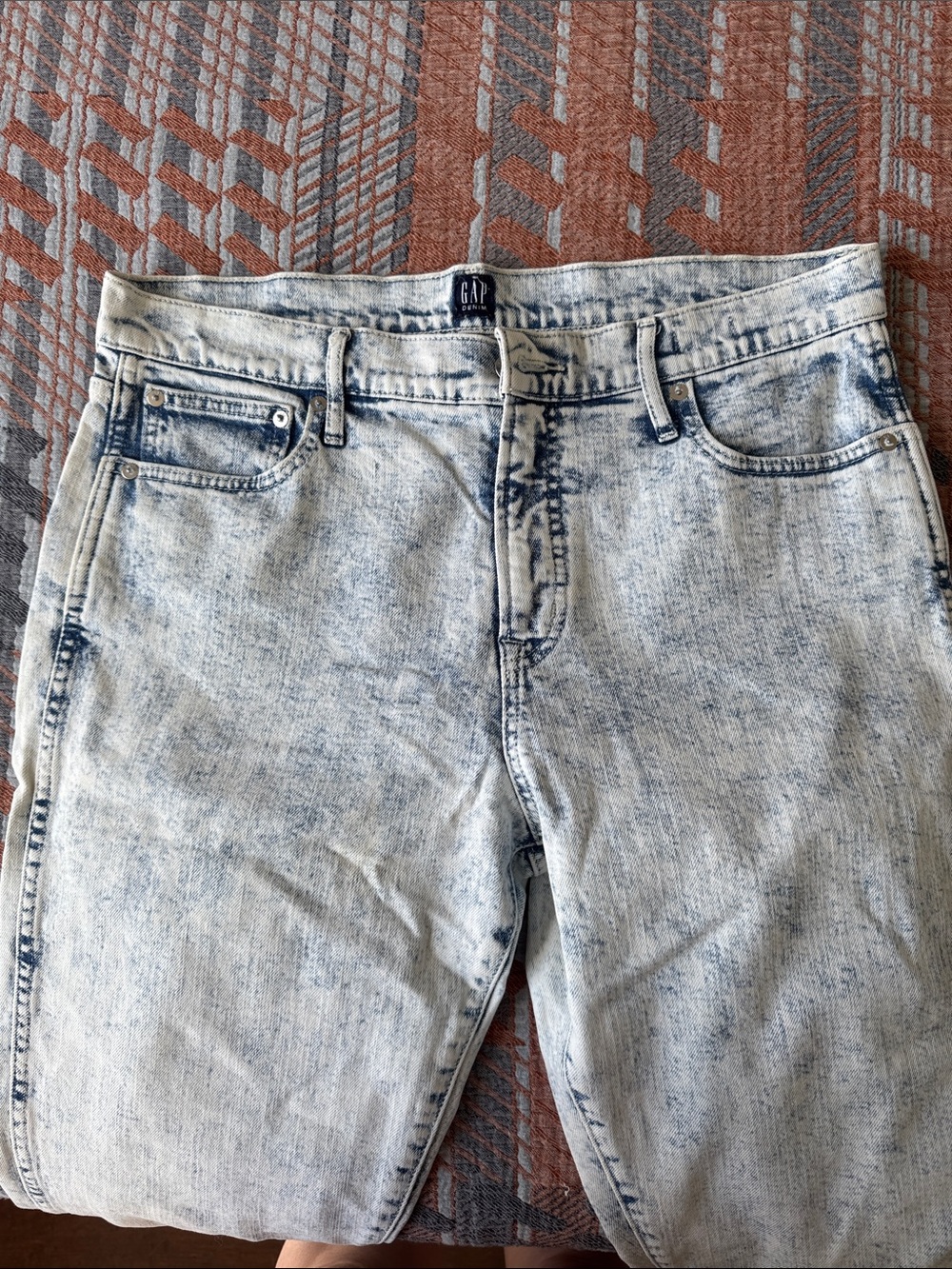 Acid/stone washed denim GAP sized 32 slim straight fit